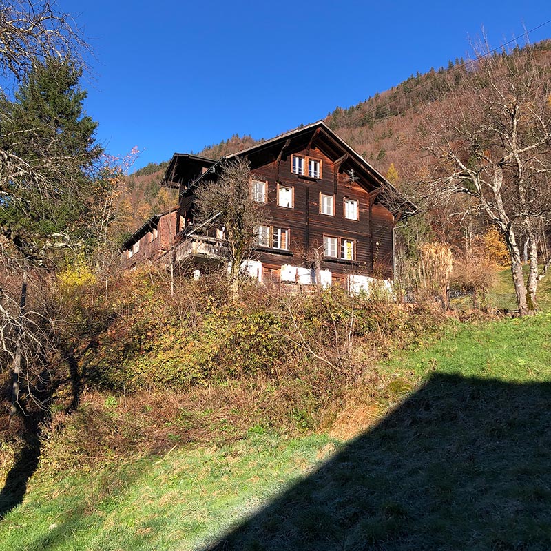 Haus am Berghang